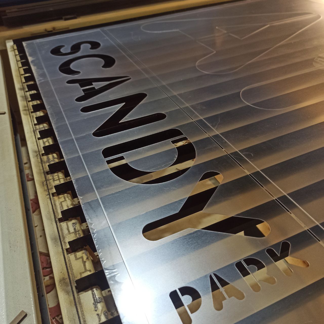 Значки на 9 мая и конструкторы техники